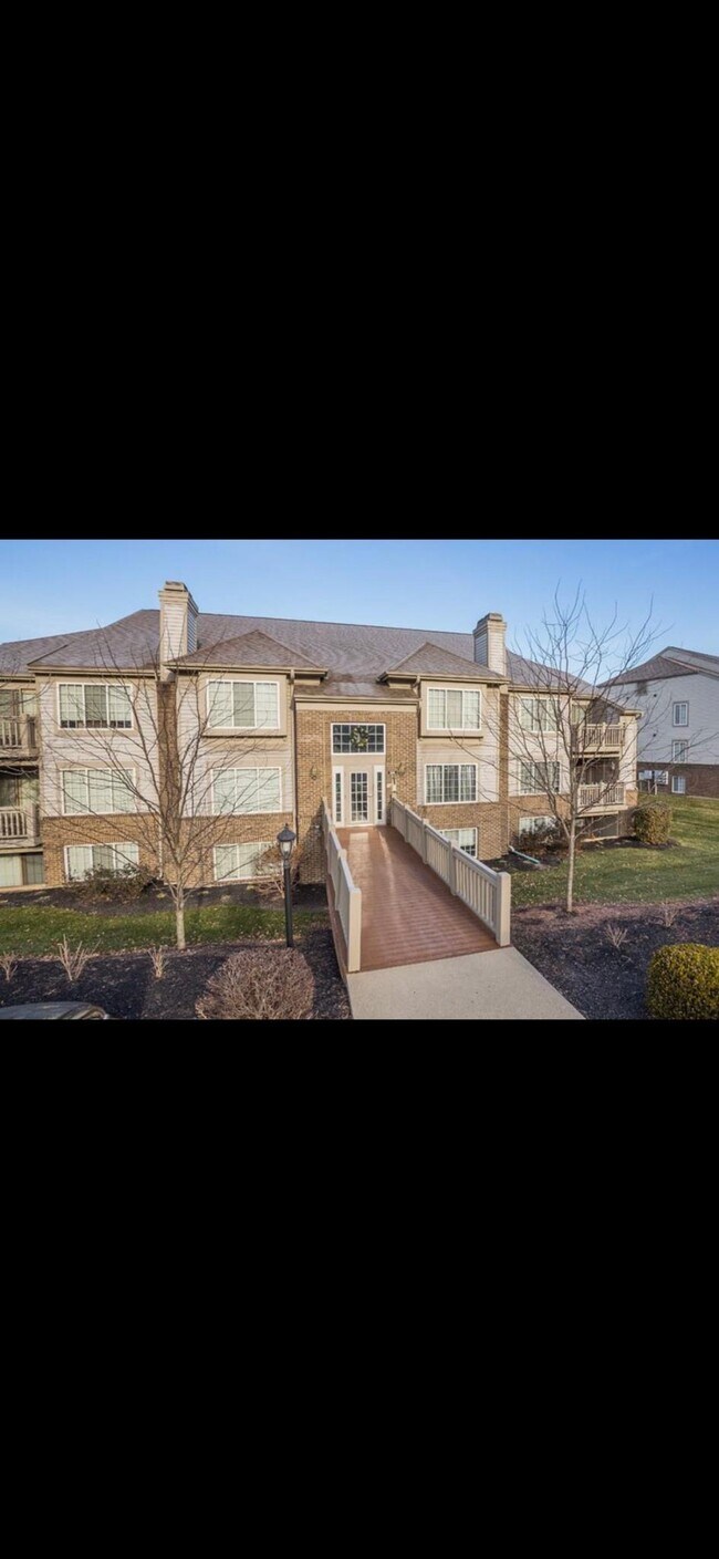 Building Photo - 576 Cloverfield Ln