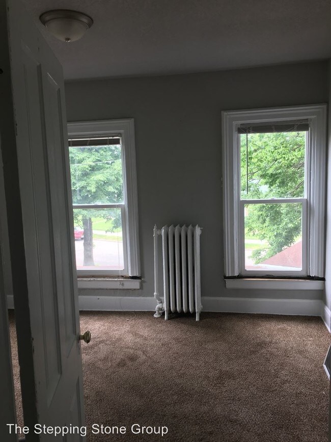 Foto del edificio - 2835-2837 Williams Ave SE