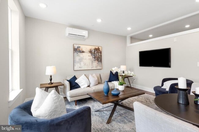 Foto del edificio - 1924 N Front St