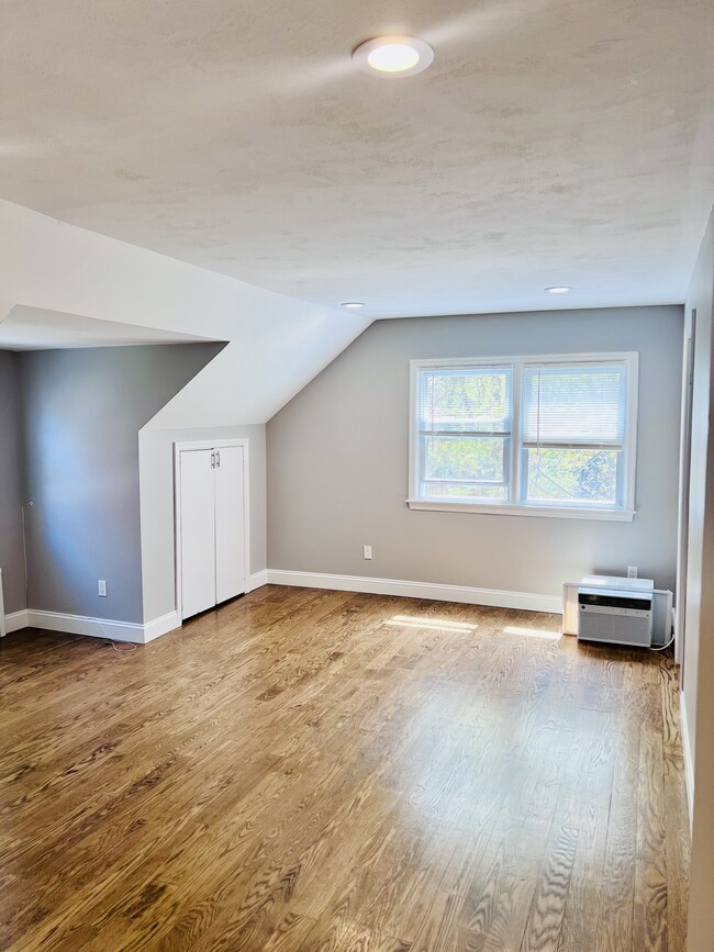 Building Photo - 23 Custis Ave