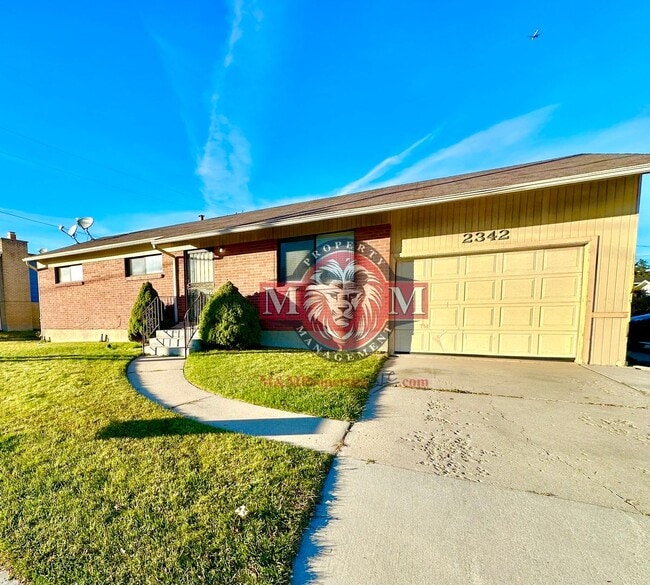 Foto del edificio - Remodeled 4 Bd Home with 23'x35' Heated Wo...