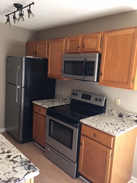 Building Photo - 808 Cambridgeshire Ct