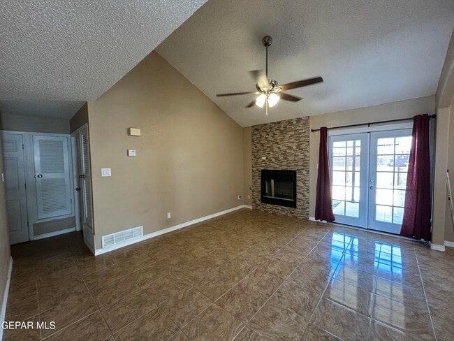 Foto del edificio - 8482 Paddlefoot Ln
