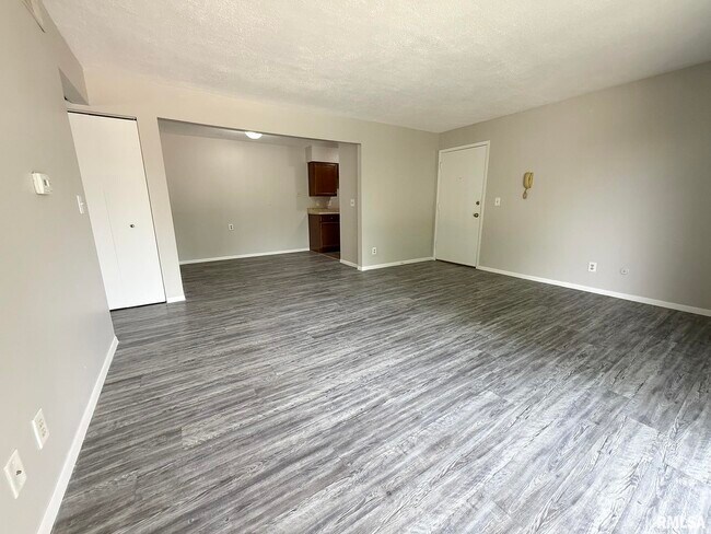 Foto del edificio - 2700 W Forrest Hill Ave