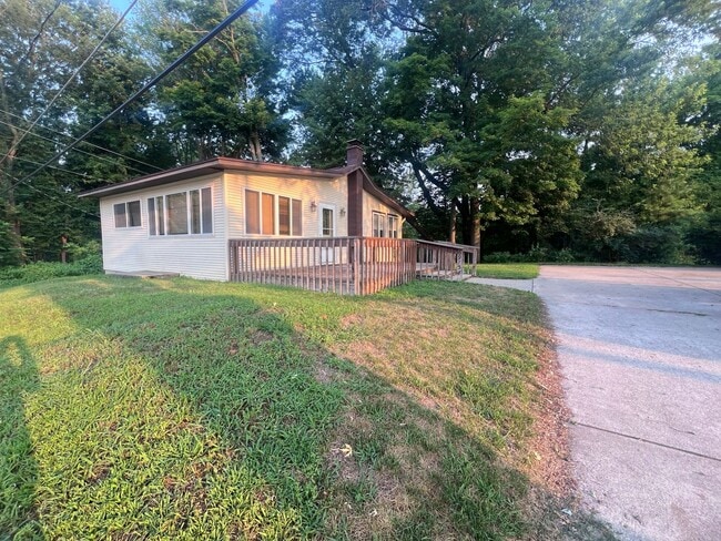 Building Photo - Adorable 2 bedroom home in the Silver Lake...