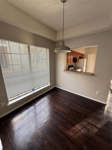 Foto del edificio - 9601 Forest Ln