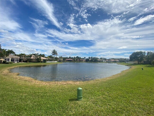 Foto del edificio - 2486 Bay Isle Dr