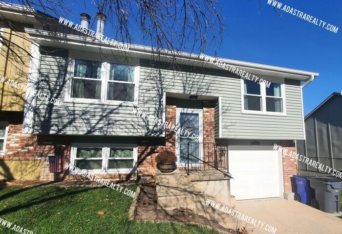 Primary Photo - 1026 E Huntington Pl