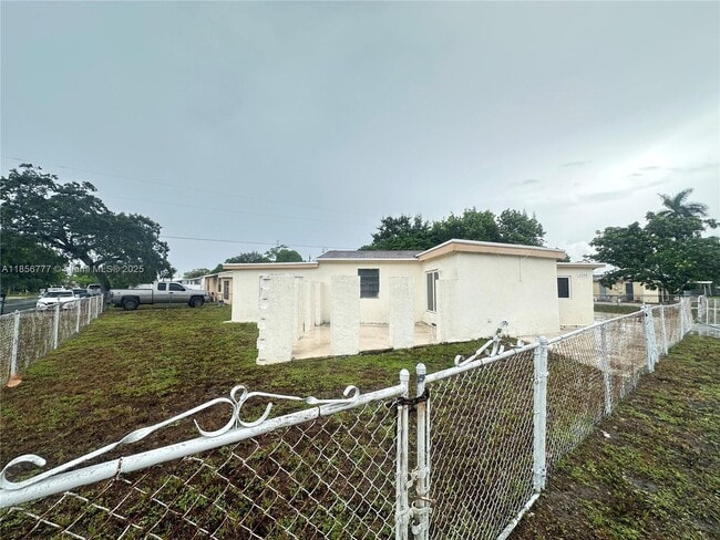 Building Photo - 2348 NW 15th St