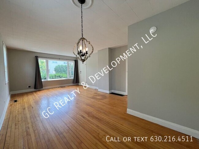 Foto del edificio - ***RIVERSIDE 1ST FLOOR UNIT / 2 BDRM - 1 B...