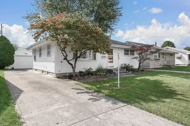 Building Photo - 4175 Wright Park