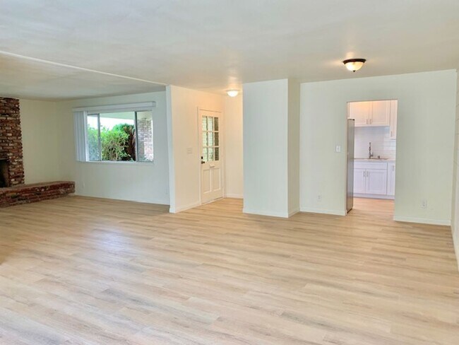 Foto del edificio - Port Hueneme | Hueneme Bay 55+ Community | 2 Bedroom + 2 Bathroom