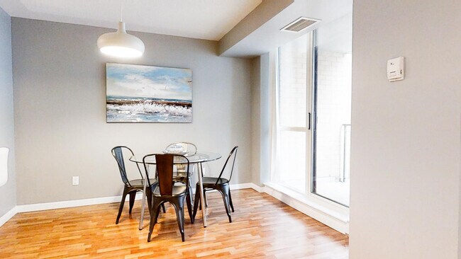 Photo du bâtiment - 136 Simcoe St