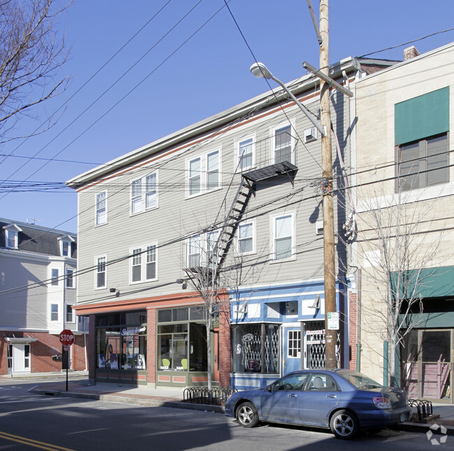 Foto del edificio - 394-398 Wickenden St