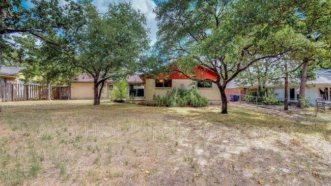 Foto del edificio - 1106 Neal Pickett Dr