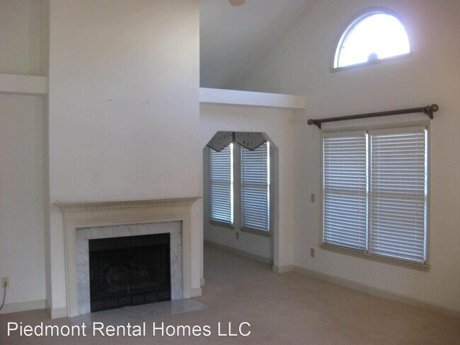 Building Photo - 2 br, 2 bath House - 2 Valley Stream Court
