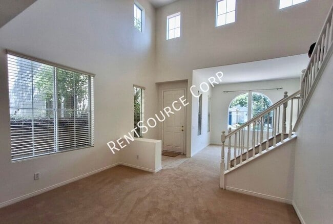 Building Photo - 24335 Alyssum Pl