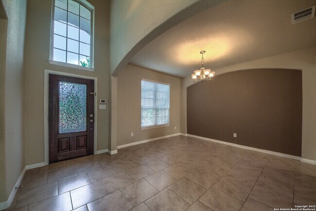Foto del edificio - NOW OFFERING 50% OFF 1ST MONTH'S RENT!
