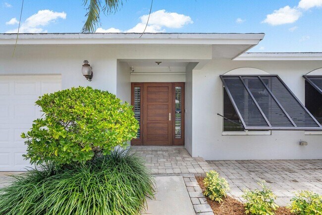 Foto del edificio - 150 SW 11th Ct