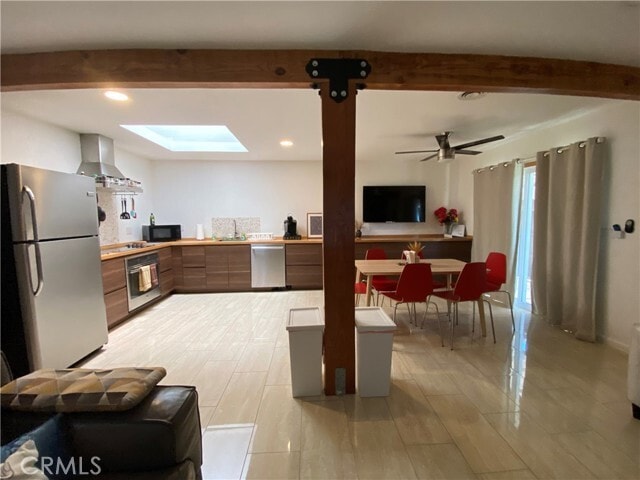 Foto del edificio - 7672 Amazon Dr