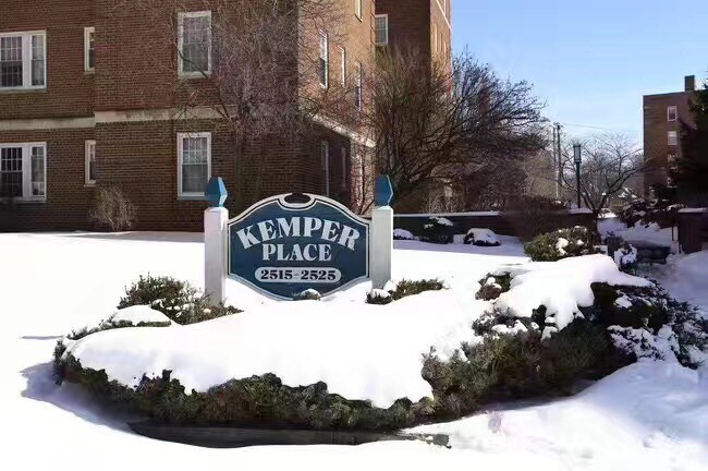 Primary Photo - 2525 Kemper Rd