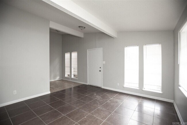 Building Photo - 8904 Tanya Dr