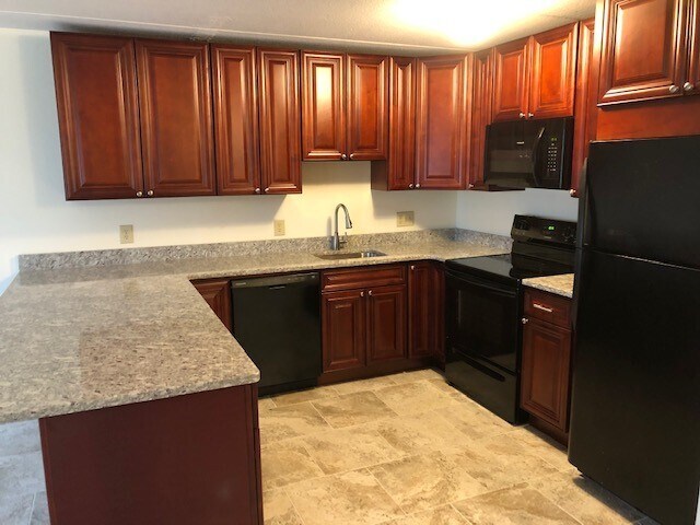 Foto principal - 46 Cochituate Rd