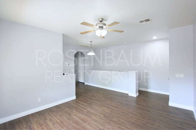 Foto del edificio - 854 S San Marcos Dr