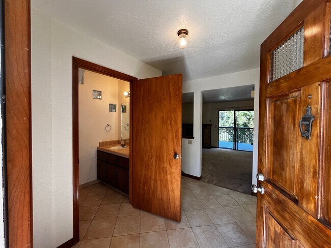 Foto del edificio - Charming Santa Cruz Townhouse: 3 Beds, 2.5...