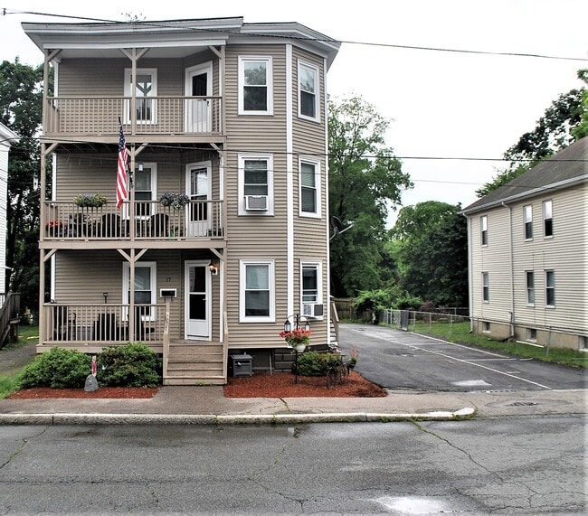 Building Photo - 17 Avery St