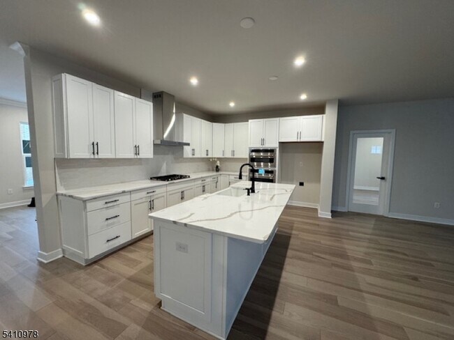 Building Photo - 61 Willow Ln