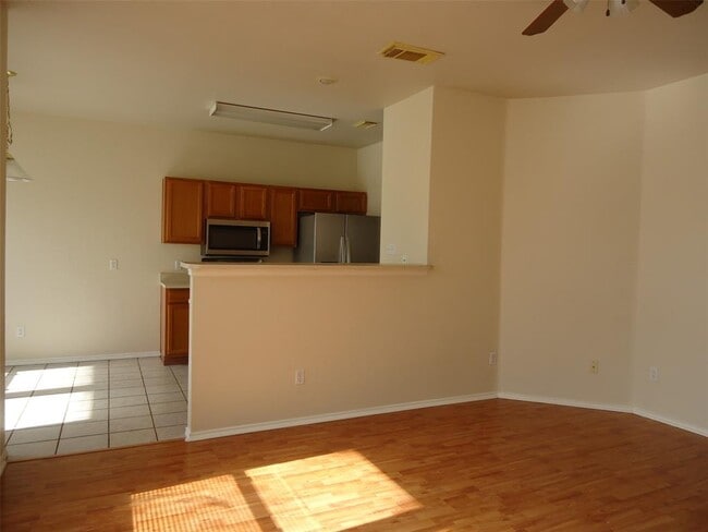 Building Photo - 2847 Southampton Way