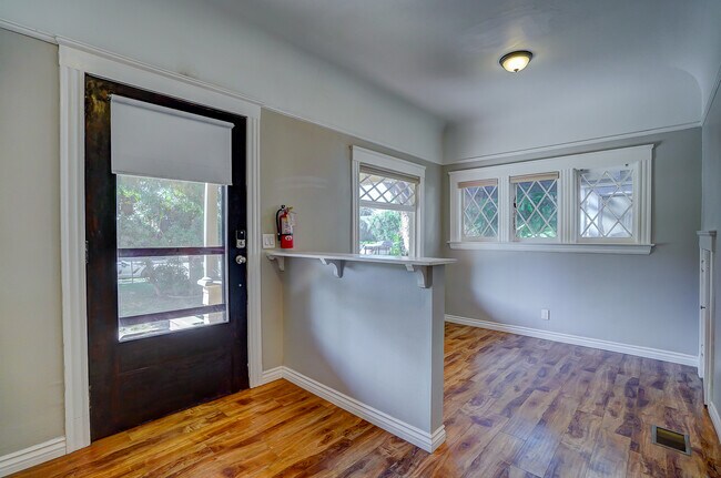 Foto del edificio - 2340 Portland St