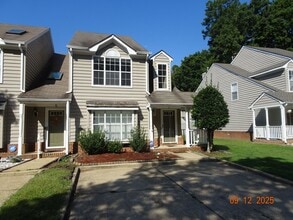 Building Photo - 7 Red Oak Pl