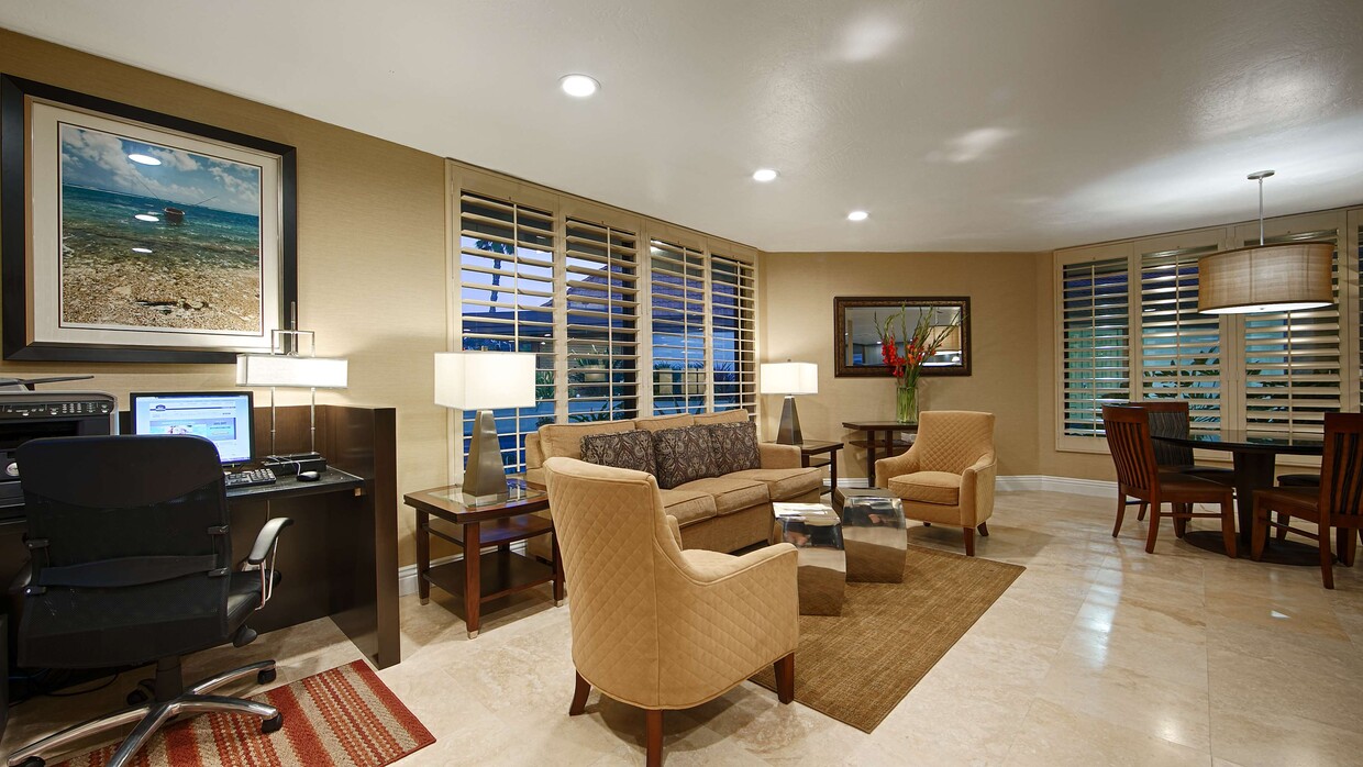 Foto principal - 1680 Oceanside Blvd