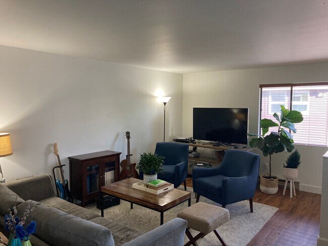 Foto del edificio - HASHASH BALLARD DUPLEX