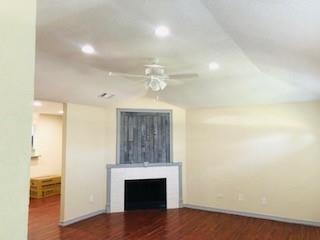 Foto del edificio - 2207 Ember Lee Dr