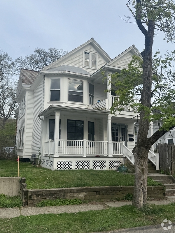 Building Photo - 190 7th Ave