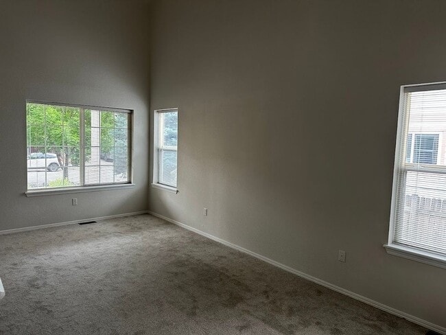 Building Photo - Charming 3BR House in Erie
