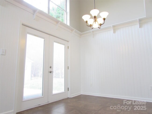Building Photo - 106 Yorkshire Dr