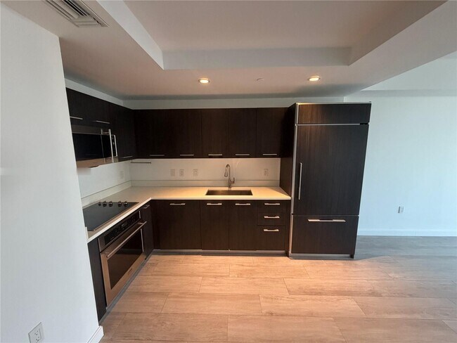 Foto del edificio - 45 SW 9th St