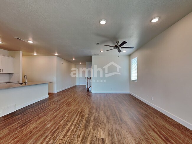 Foto del edificio - 3314 Fields Ave