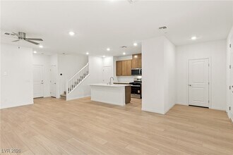 Building Photo - 2764 V. Napoli