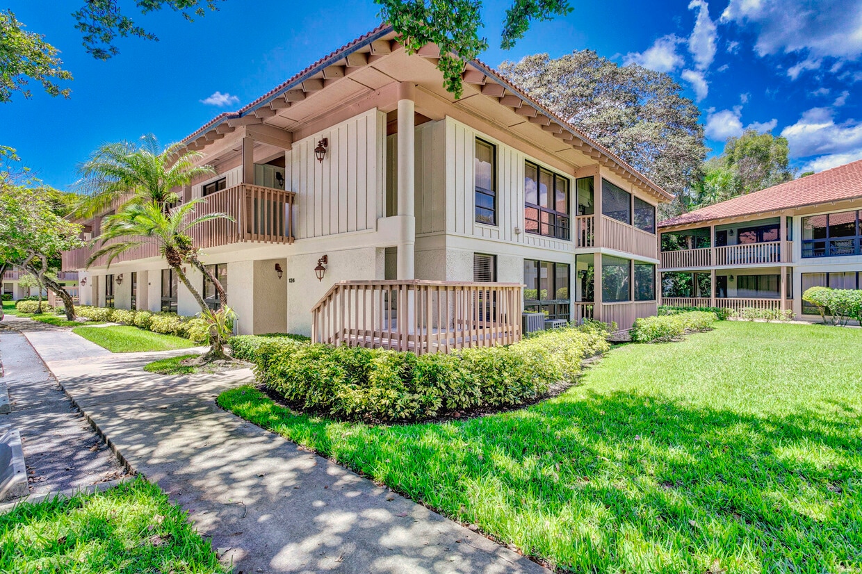 130 Bracken Wood Rd, Palm Beach Gardens, FL 33418 Condo for Rent in