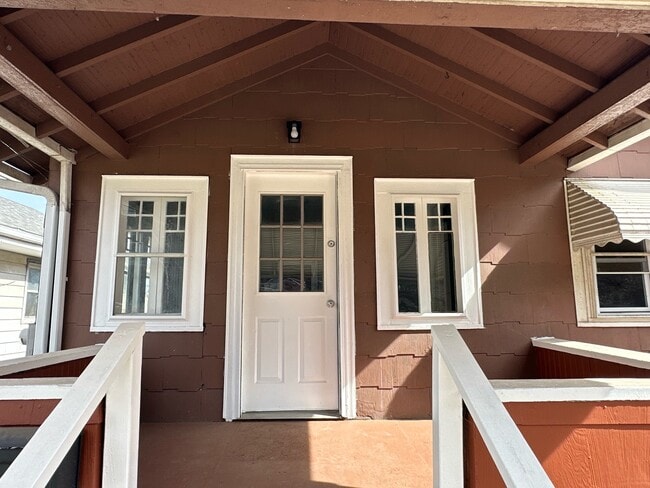 Building Photo - 1430 Gross Ave NE