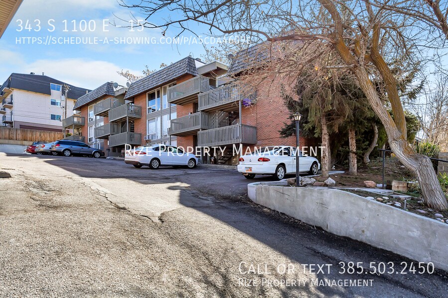 Building Photo - Newly Renovated Apartment at Sunset View!