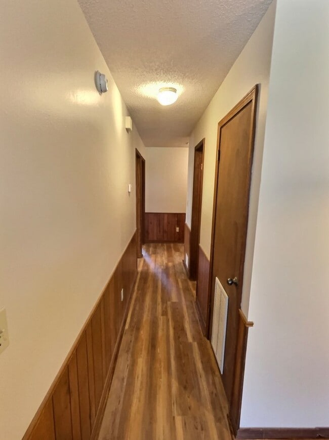 Foto del edificio - 1113 Hickory Dr