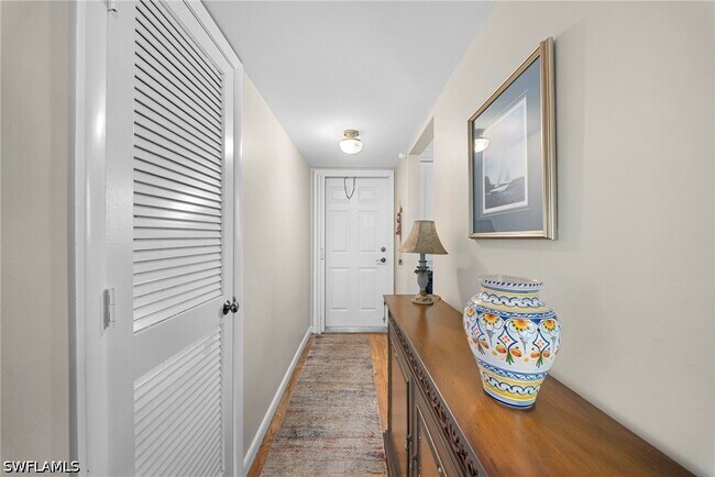 Foto del edificio - 400 Forest Lakes Blvd