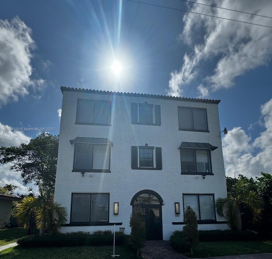 Primary Photo - 444 Ponce de Leon Blvd