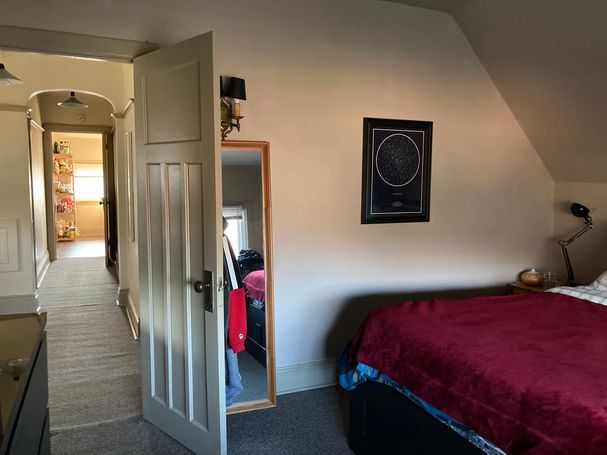 Building Photo - 40 Beulah Av